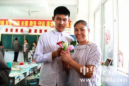 母親節(jié)，周口高中生這樣過！